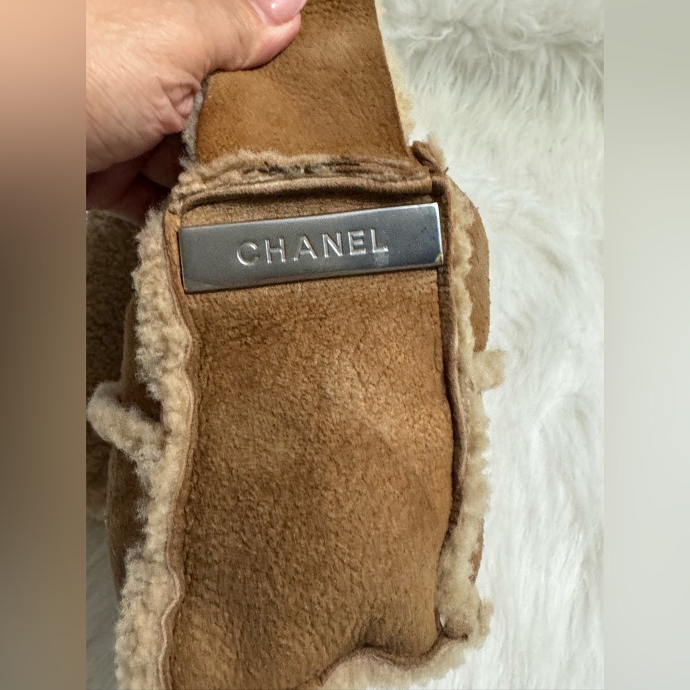 CHANEL - Picture 4 of 13